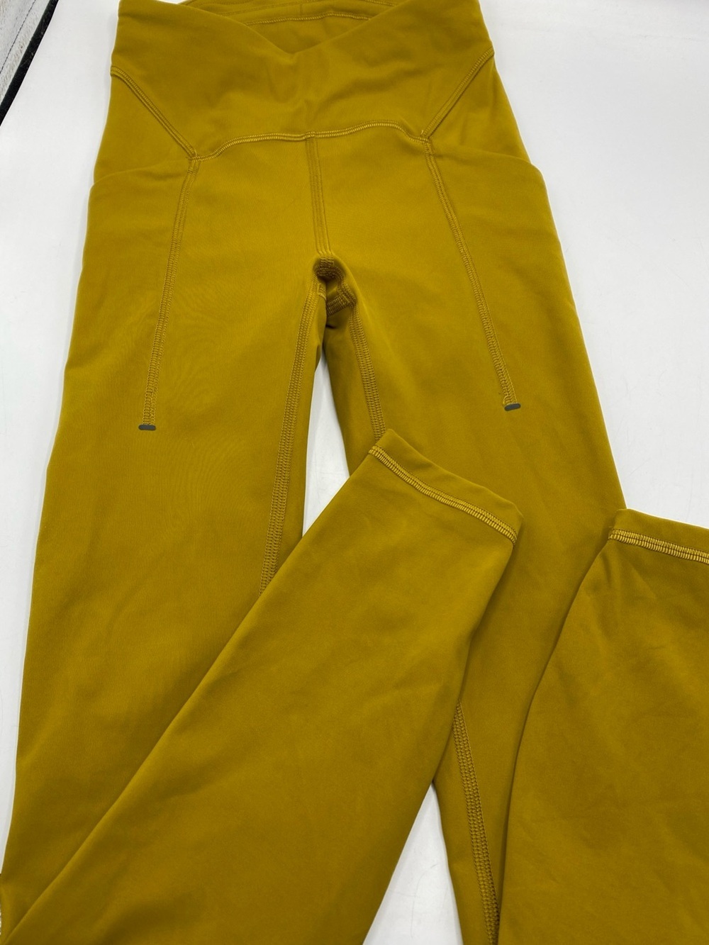 Lululemon Leggings Womens High Rise Power Thru Tight 25 Inch Gold Training Gym 0